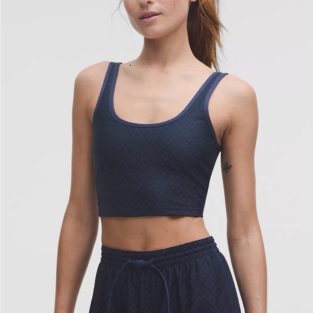 NWT Lululemon Textured Mesh Tennis Tank (B/C Cup) – Club Blue/Club Blue – XS - Picture 3 of 10